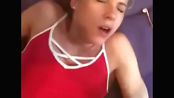 Rubia francesa tiene un orgasmo anal