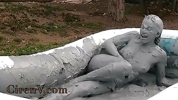 Clay Sploshing in the Pool - Ciren V
