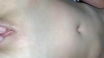 Manu gozando na siririca