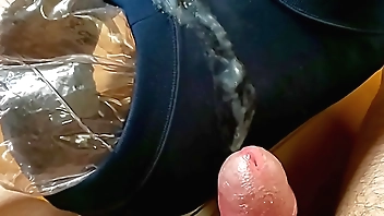 ブルマ擦り付け電マ オナニー