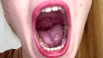 Mouth fetish - Delia