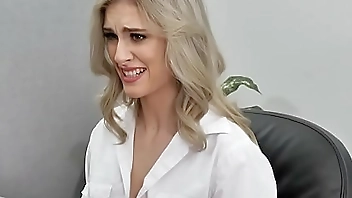 Naughty America - Kelly shows the boss how good her oral skills are