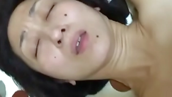 生まれたままの姿でセックスに没頭する熟年妻美由紀