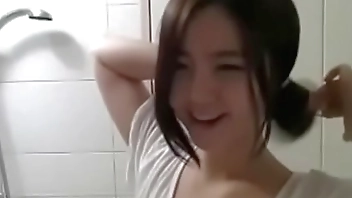 Korean Hot Girl Take A Bath