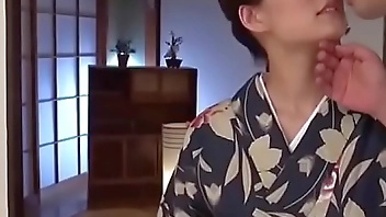 Beautiful Japanese MILF MIREI