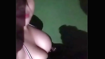 Em gái vú to live cùng bạn trai