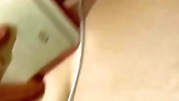 91炮神吻哥再约非常骚的极品妹口活真的是太厉害了说还想与他玩3P淫语自慰啪啪啪亮点是对白非常淫荡