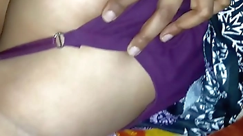 नौकरानी की लड़की जब उसकी जगह काम पे आई