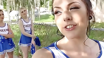 3 garotas fodendo com homem