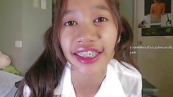 The Naughty School gril