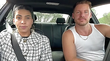 Uber driver gets lucky - fucking amazing MILF in the car