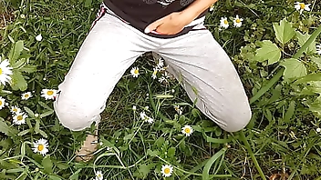 I spy on my neighbor masturbating in the daisies - Girls fly orgasm