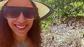 I went to the nudist beach to suck the naughty black guy's big cock