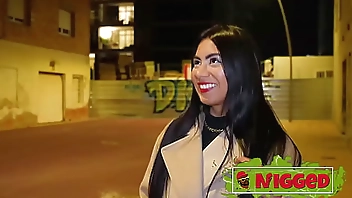 Lara Rey claims to be a HARDCORE QUEEN: But we will judge that!