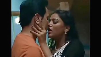 Indian Desi girls pleasing her boyfriend