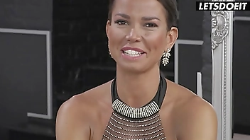 Brunette MILF Chloe Lamour Raunchy Deep Anal Drilling with Massive Cock - HER LIMIT