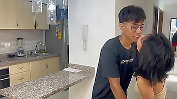 I help my little stepsister on her social networks so I can fuck her and I end up cumming in her pussy.